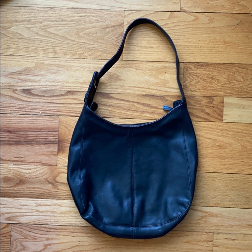 1990’s COACH BLACK LEATHER HOBO ZIPPERED CLOSE